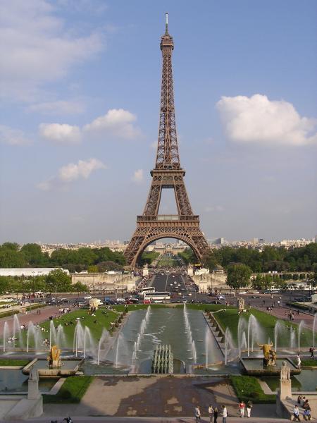 salut sa va  c'est  la tour-eiffel de france